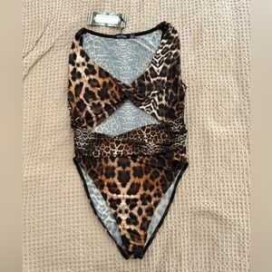 Boohoo Leopard Print Cutout Bodysuit, Size M, NWT